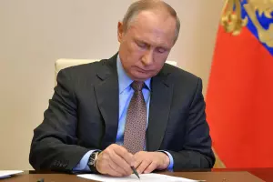 Путин лично распорядился вернуть в школы еще один предмет из СССР