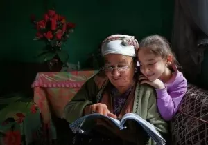 Обязанность или возможность: обязаны ли бабушки сидеть с внуками